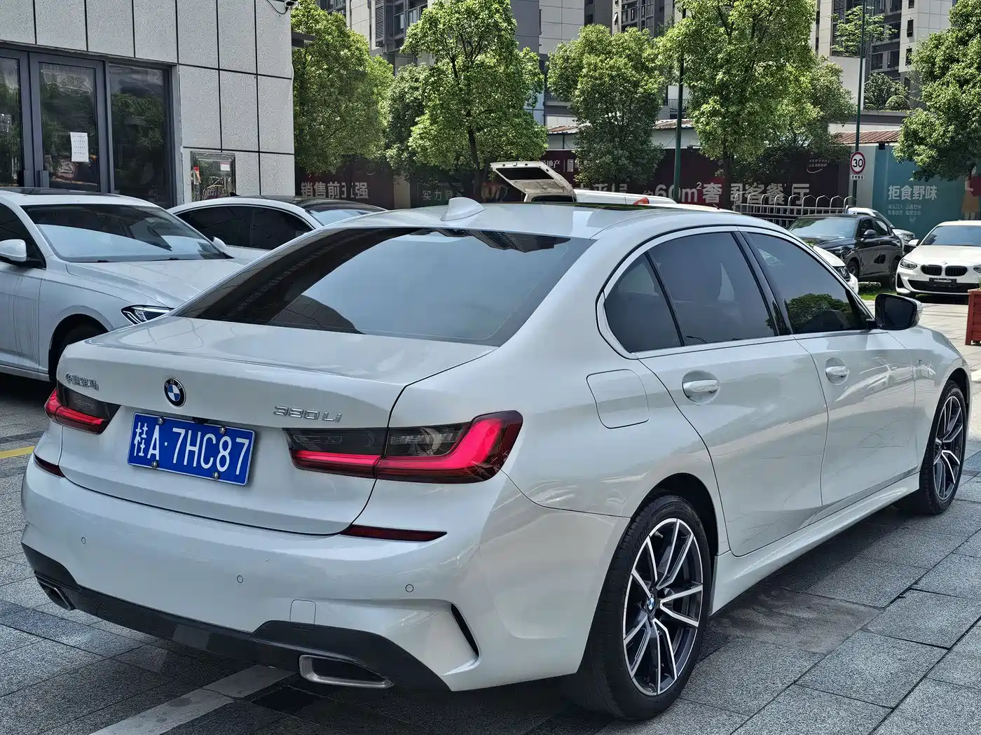 BMW 3 Series 2022 320Li M Sport Package фото 11