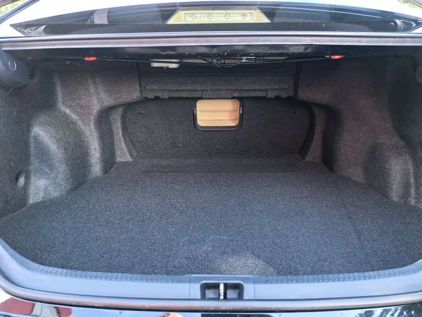 Toyota Camry 2015 2.0G Leading Edition фото 14