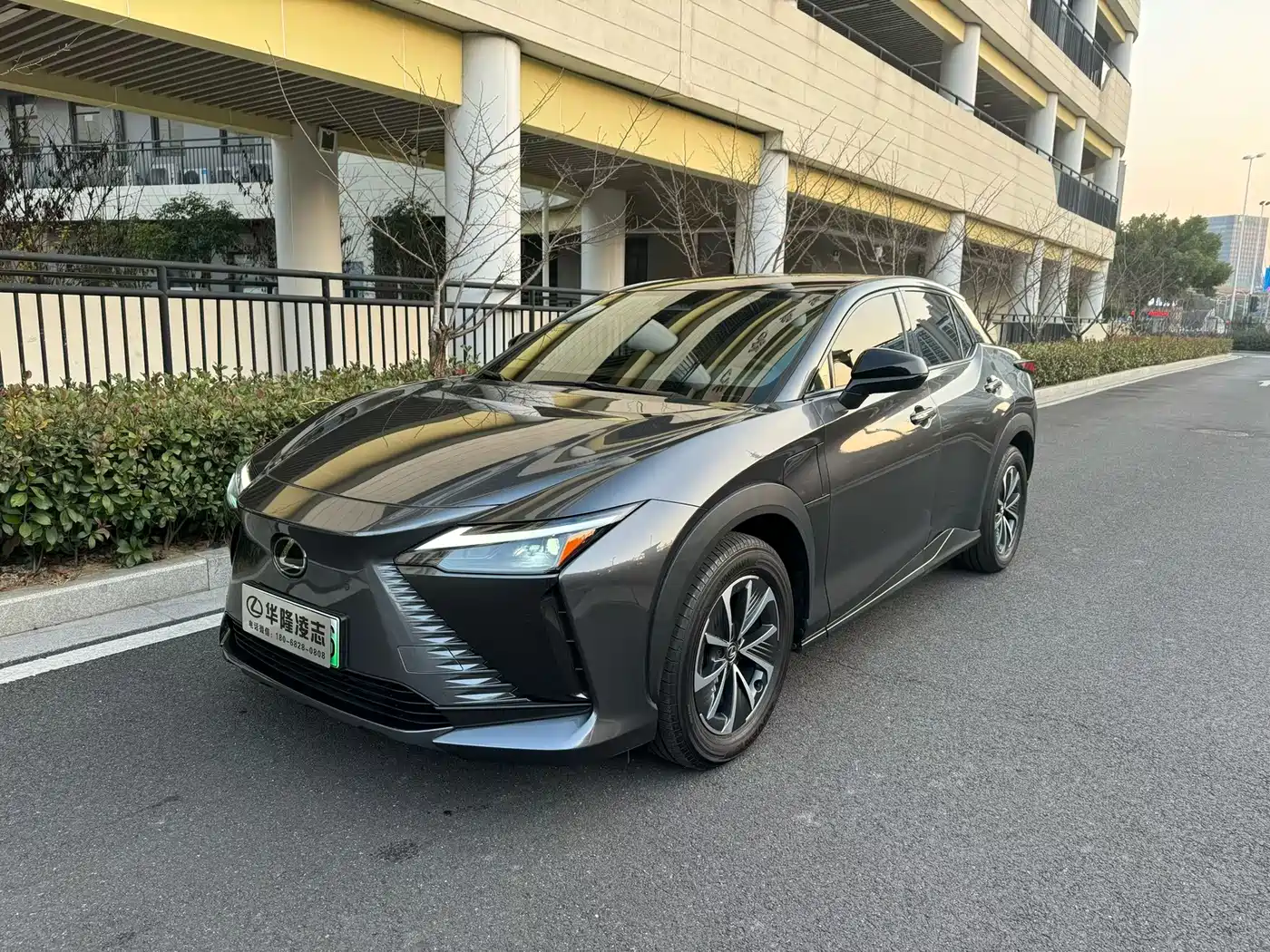 Lexus RZ 2024 2023 450e 4WD Deluxe