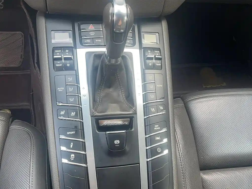 Porsche Macan 2017 Macan 2.0T фото 10