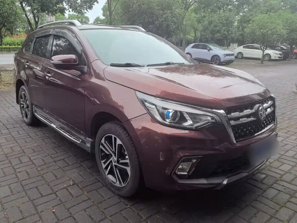 2018 Venucia T70