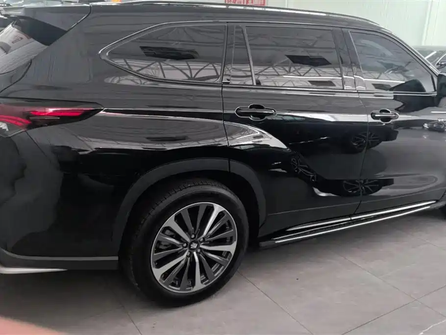 Toyota Crown Kluger 2024 2.5L HEV 4WD Premium Edition фото 3