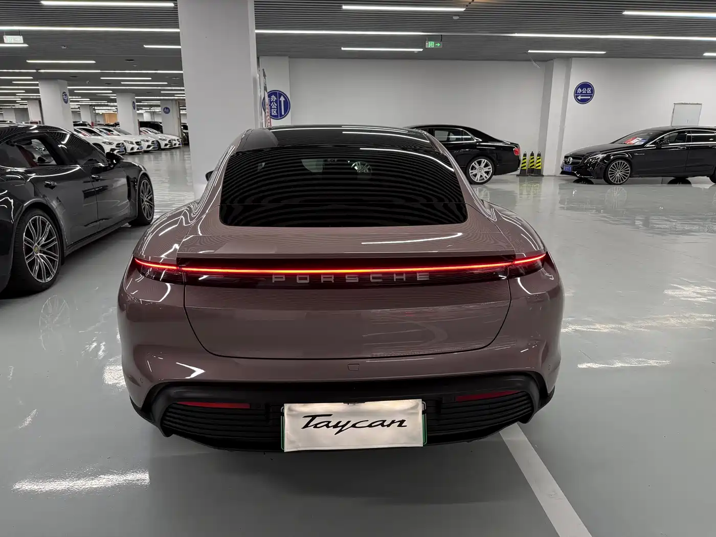 Porsche Taycan 2020 Taycan фото 13