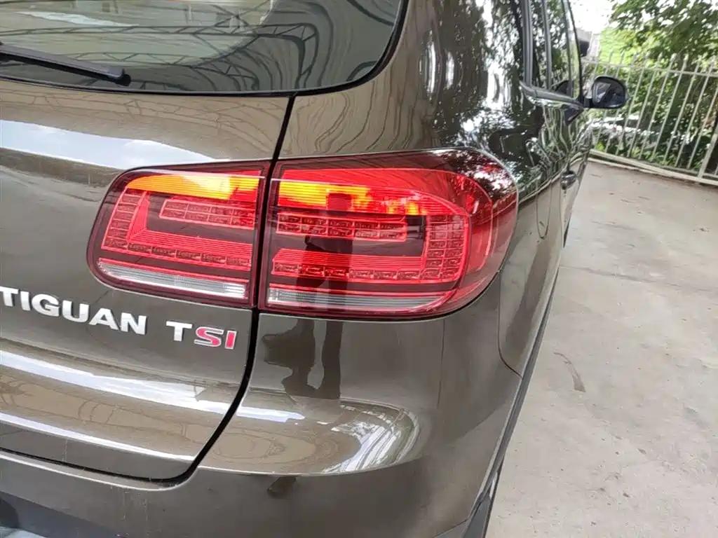 Volkswagen Tiguan 2015 1.8TSI Automatic 2WD Trendline фото 8