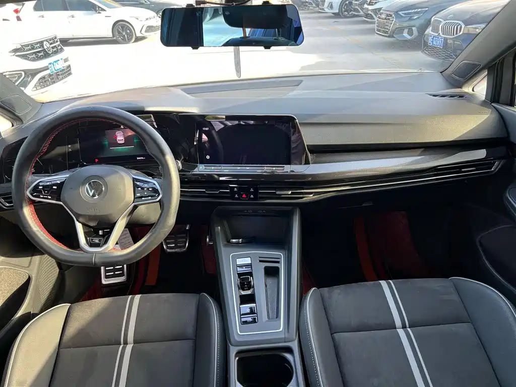 Volkswagen Golf 2023 280TSI DSG R-Line Lite фото 12