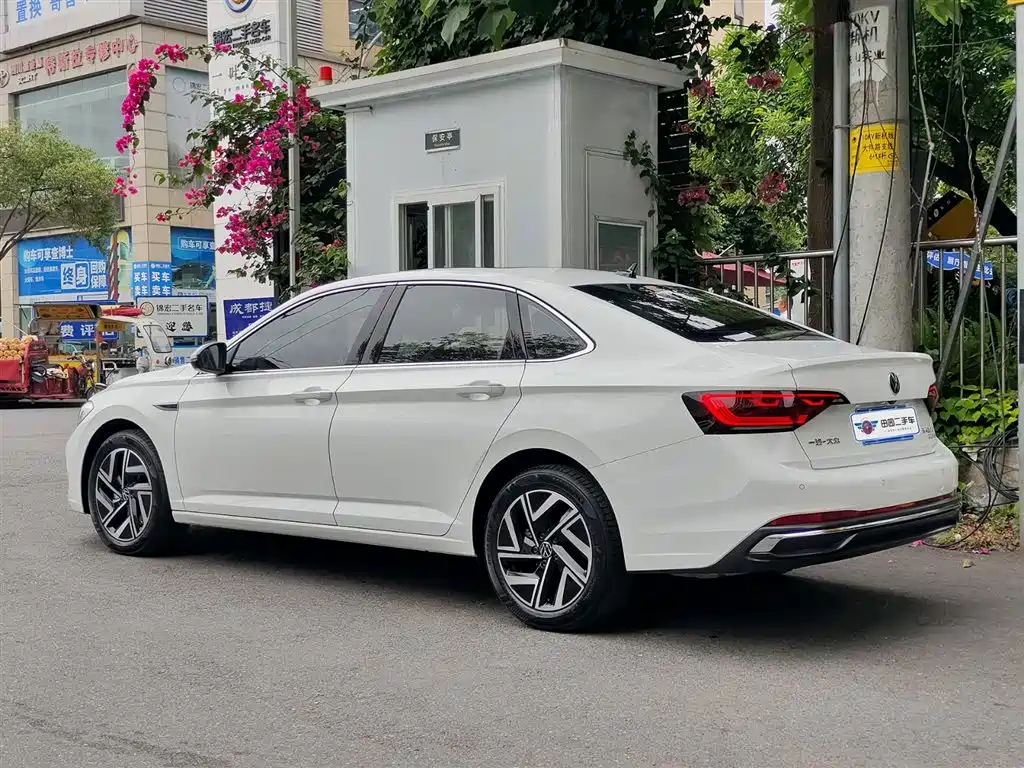 Volkswagen Sagitar 2025 300TSI DSG Surpass Edition фото 4