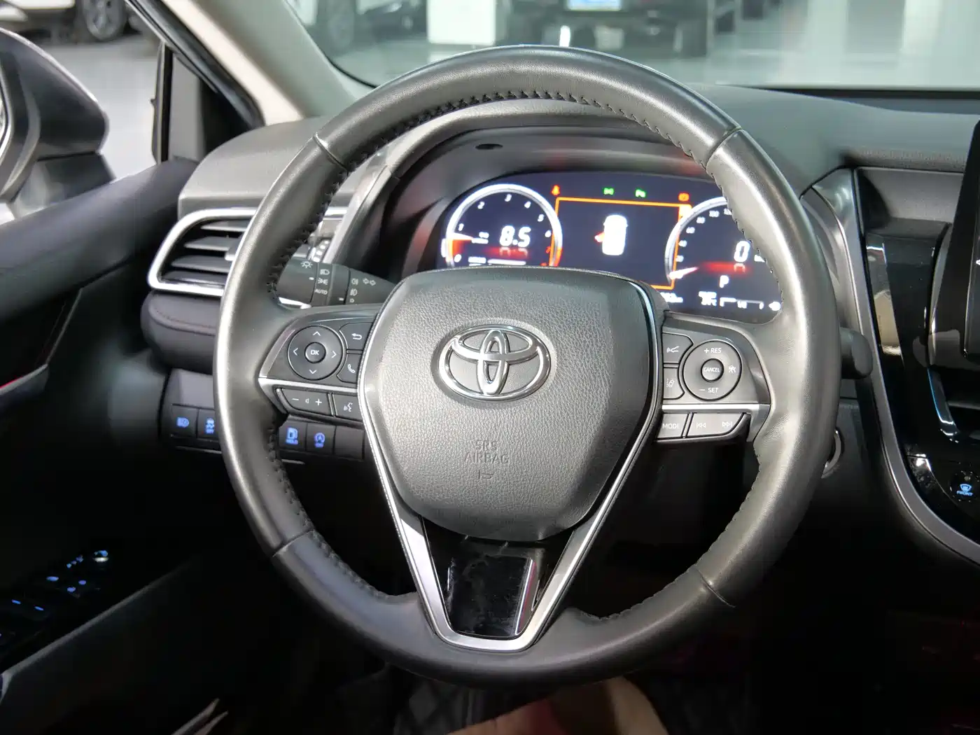 Toyota Camry 2021 2.5G Luxury Edition фото 13