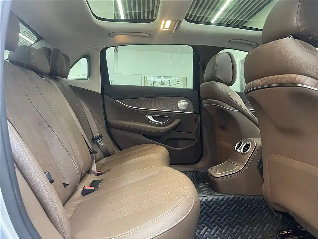 Mercedes-Benz E-Class 2023 E 300 L Fashion фото 14