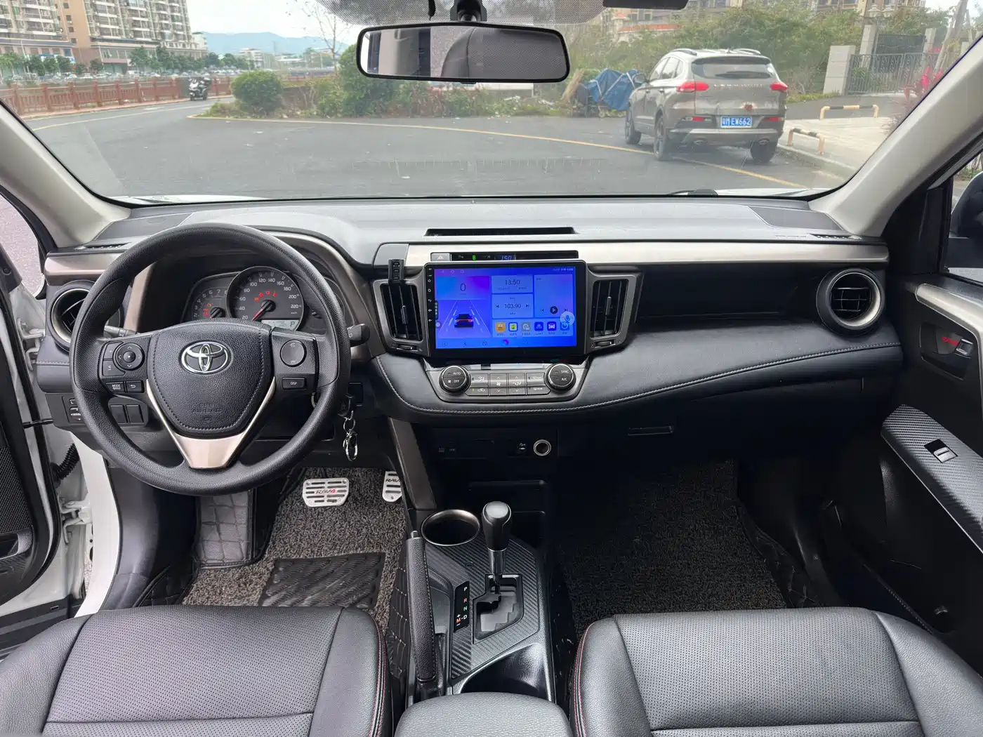 Toyota RAV4 Rongfang 2015 2.0L CVT 2WD Trend Edition фото 5