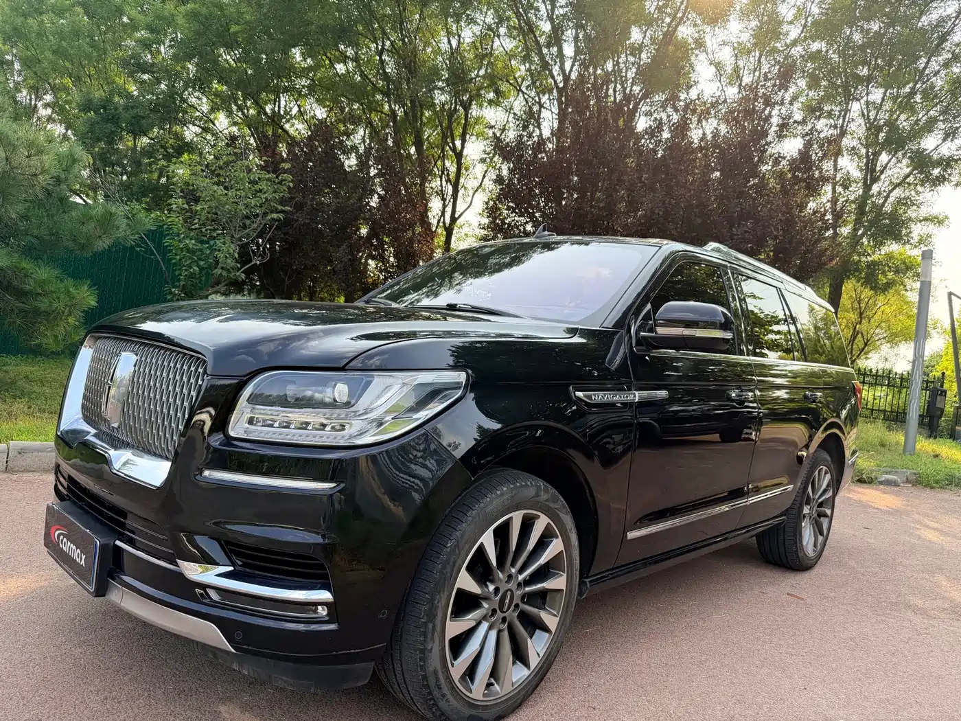 Фото 3 - Lincoln Navigator