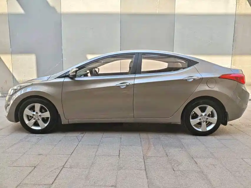 Hyundai Langdong 2012 1.6L Automatic Fashion фото 4