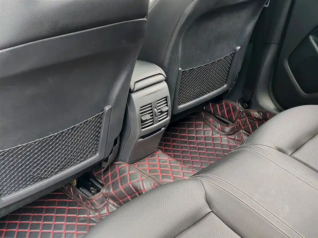 Mercedes-Benz GLA 2016 GLA 200 Dynamic фото 9