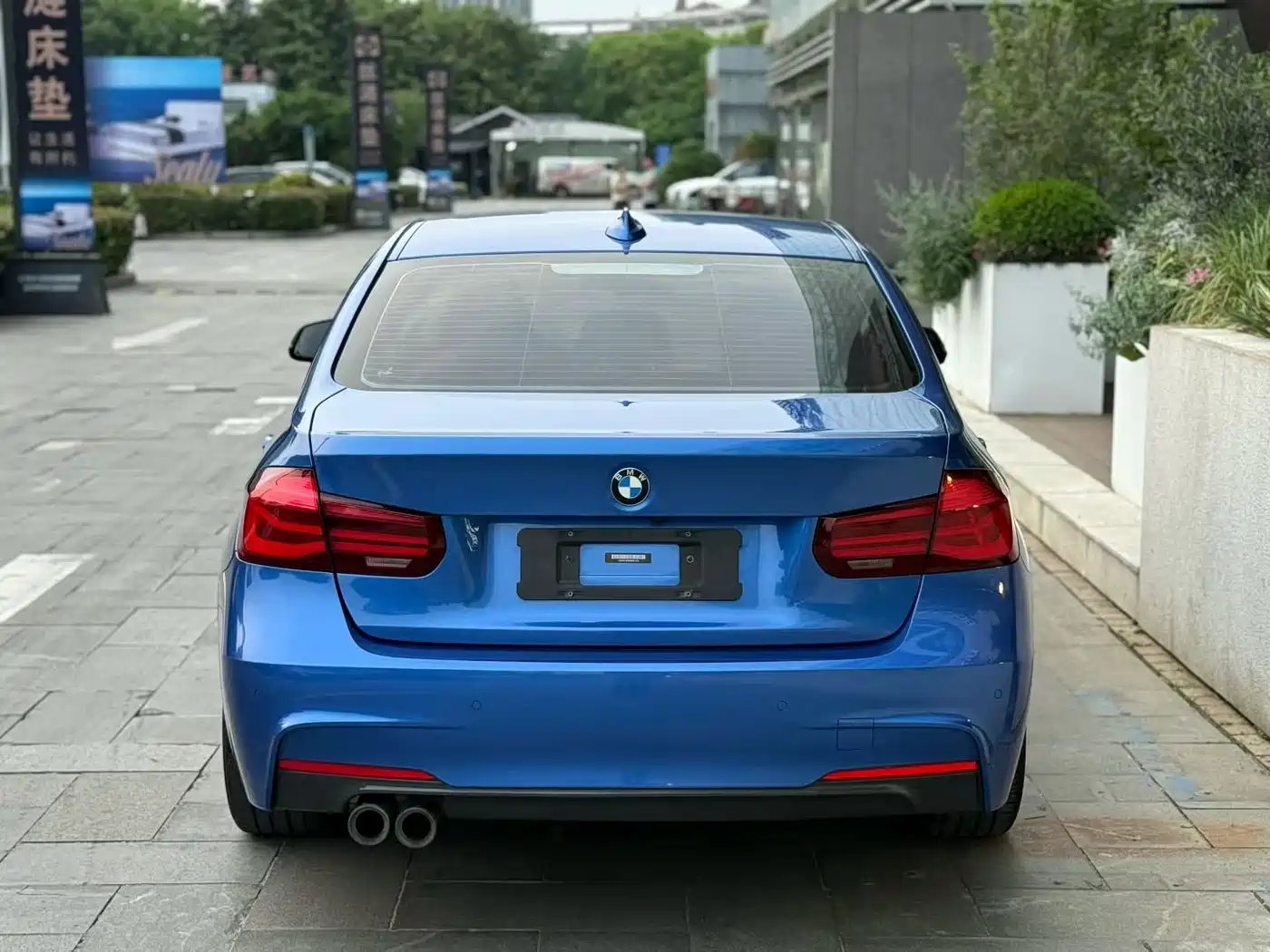 BMW 3 Series 2019 320i M Sport Black Night Edition фото 5