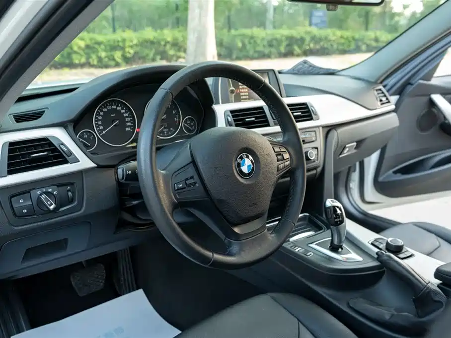 BMW 3 Series 2014 320i Fashion фото 21
