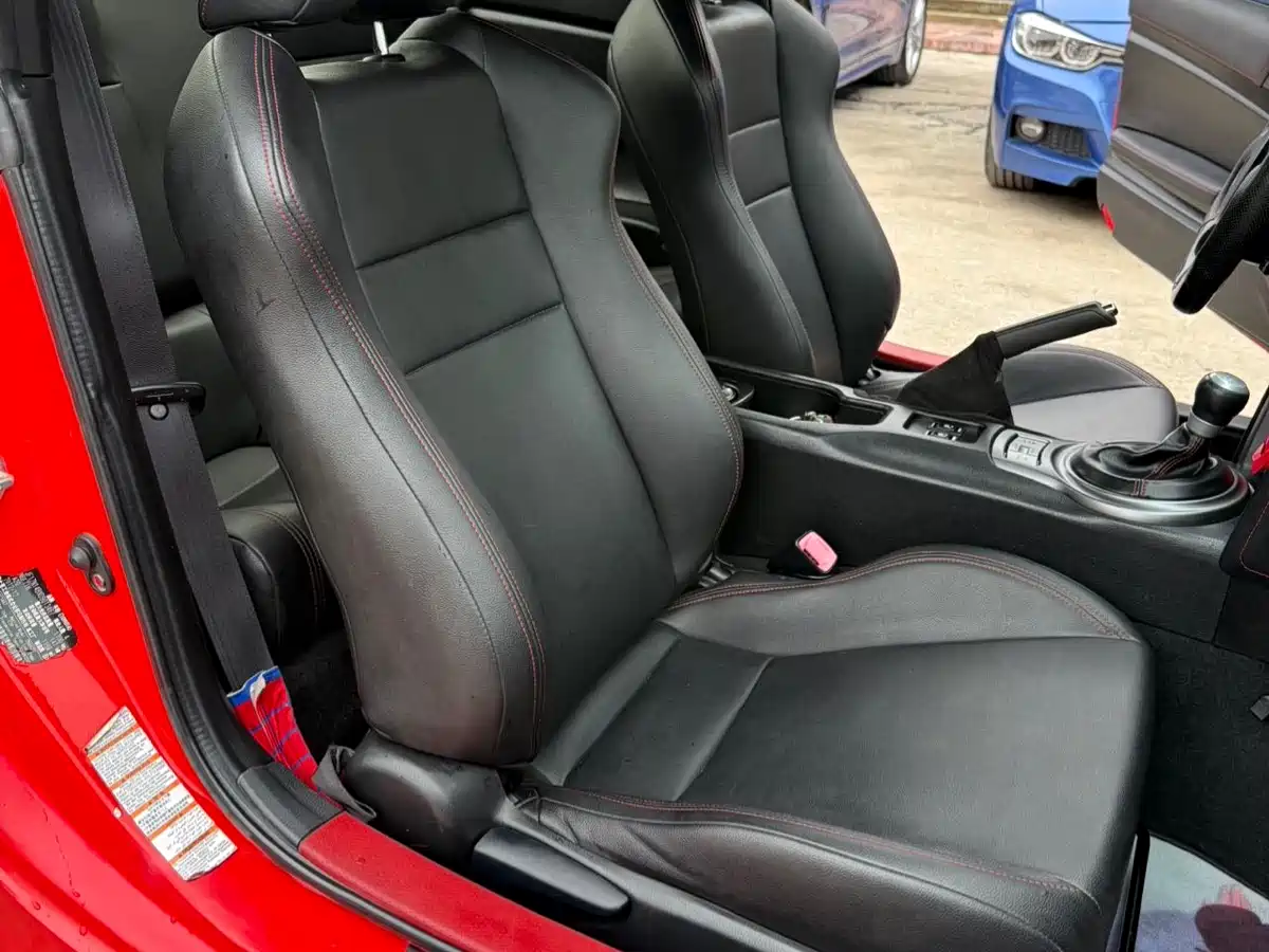 Toyota 86 2013 2.0L Automatic Luxury фото 5
