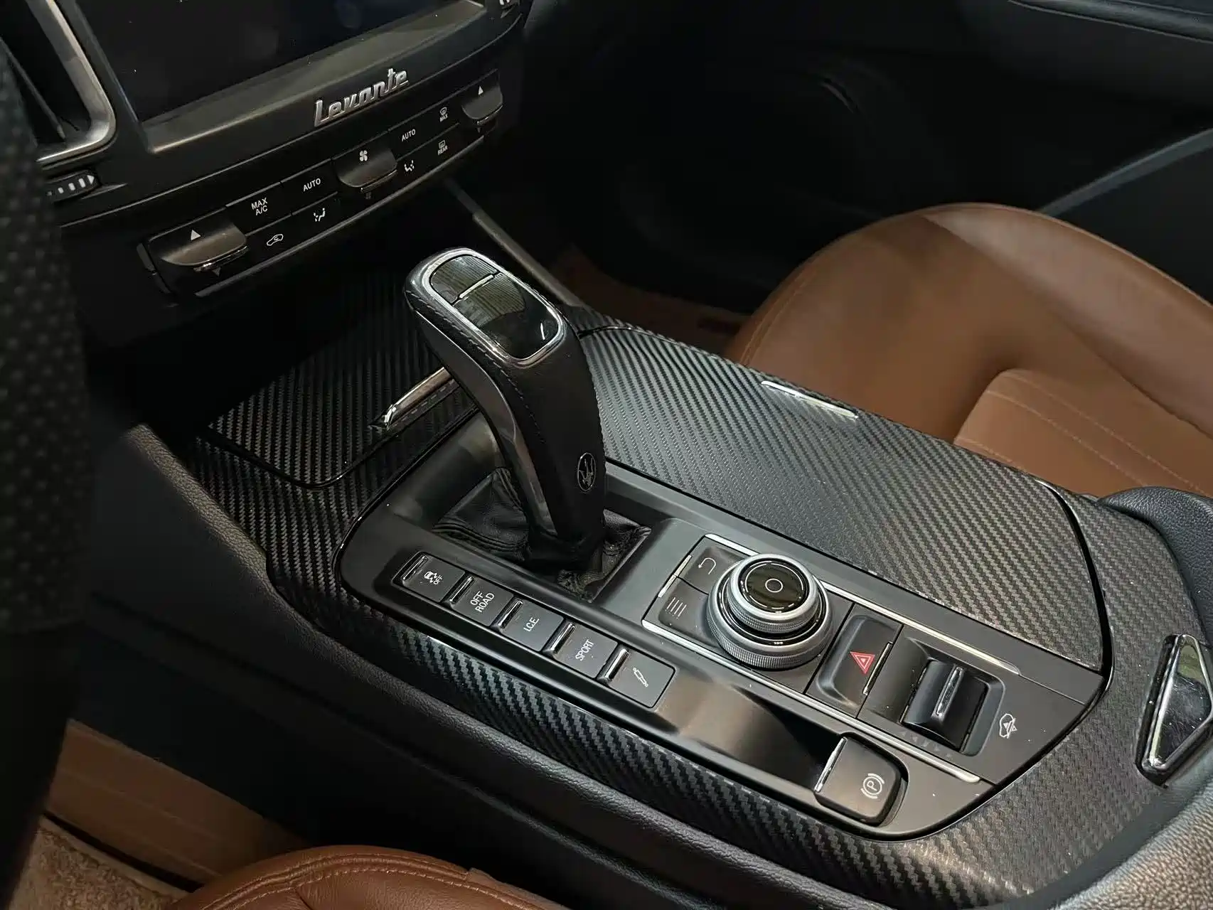 Photo 19 - Maserati Levante
