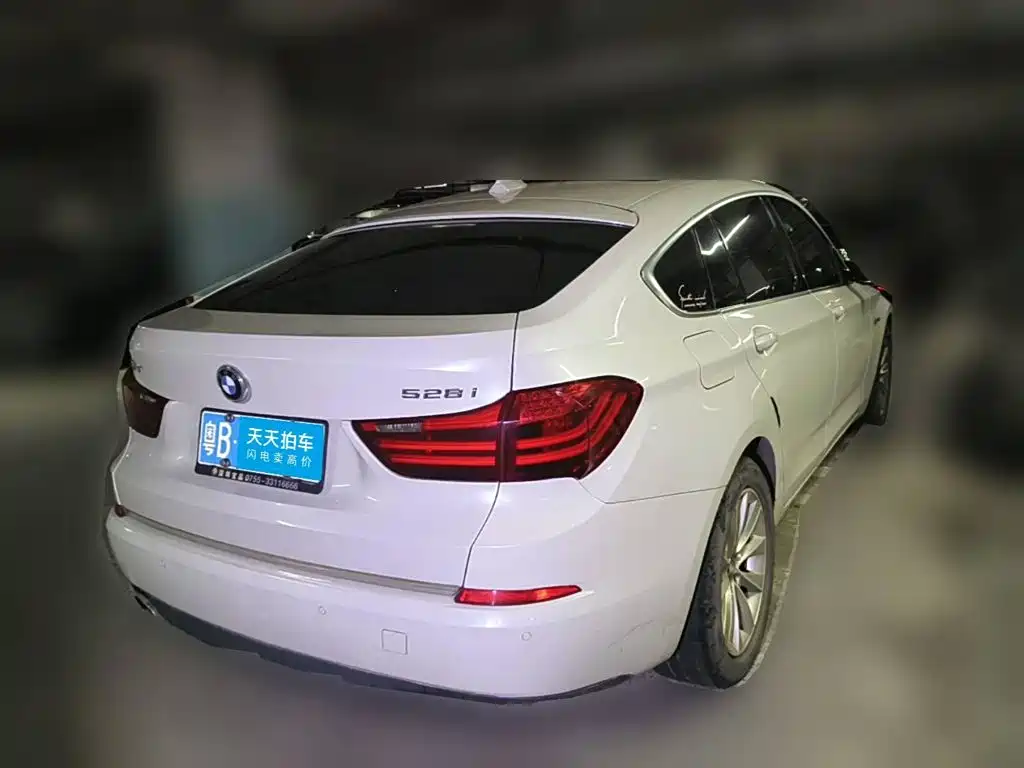 صورة 2 - BMW 5 Series GT