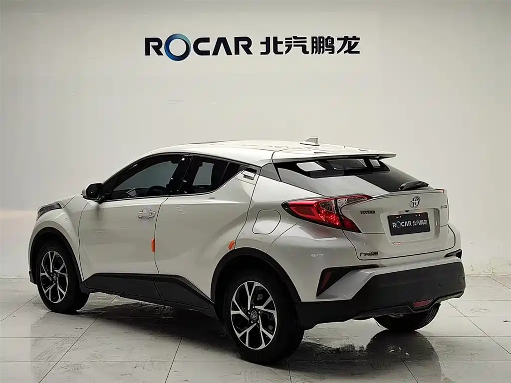 Toyota C-HR 2020 Model 2.0L Leading фото 17