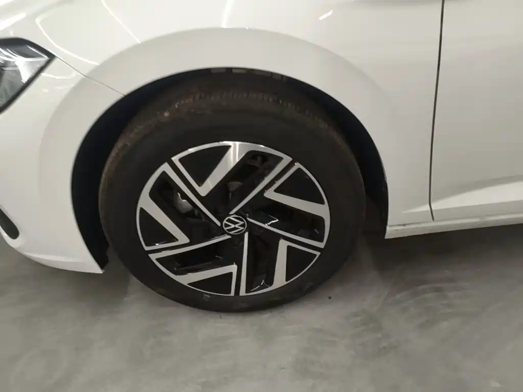 Photo 23 - Volkswagen Sagitar