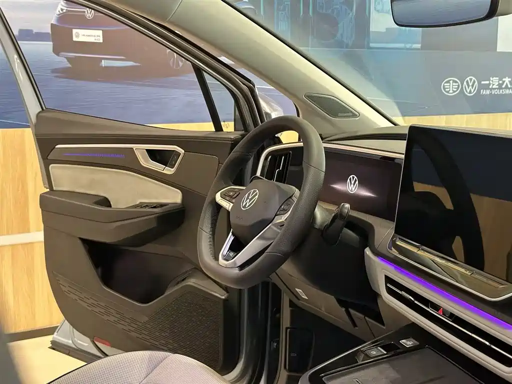 Volkswagen Talagon 2025 450TSI R-Line 6-Seater фото 14
