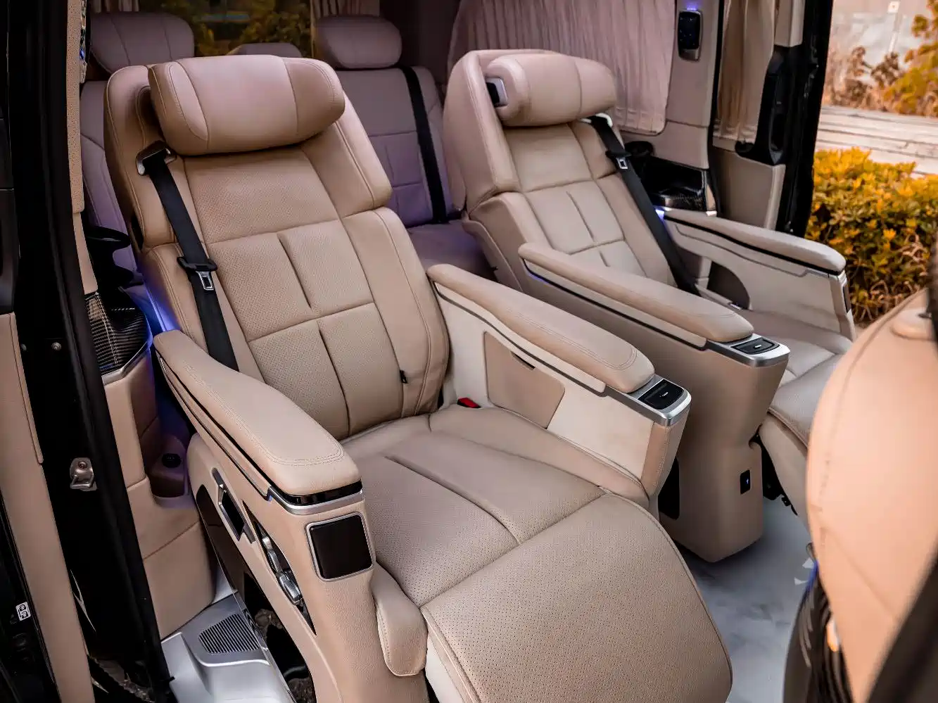 Mercedes-Benz V-Class 2017 Model V 260 Pilot Edition фото 19