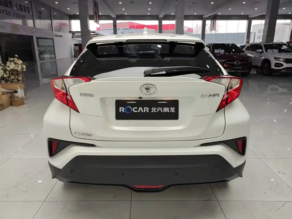 Toyota C-HR 2020 Model 2.0L Leading фото 30