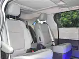 Фото 9 - Toyota Granvia
