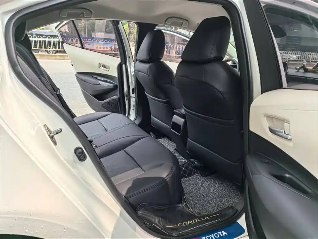Toyota Corolla 2019 1.2T S-CVT GL Pioneer Edition фото 5