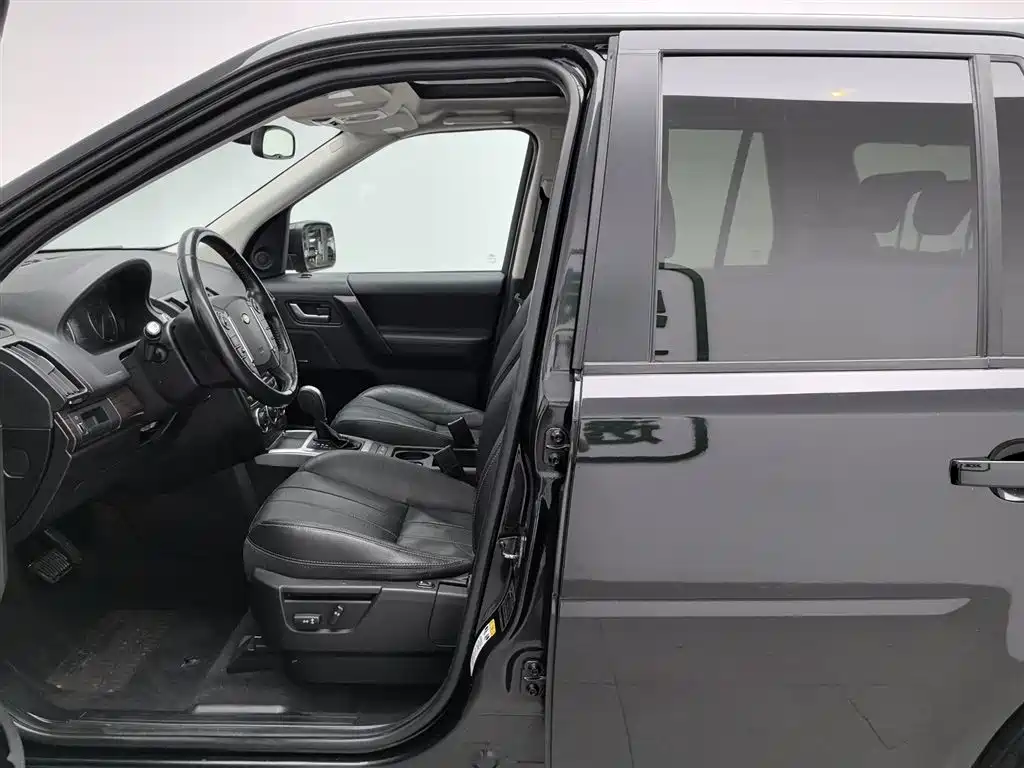 Land Rover Freelander 2 2014 2.2T SD4 SE Diesel Edition фото 10