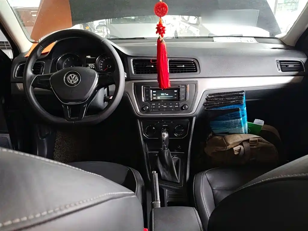 Volkswagen Lavida 2015 230TSI DSG Comfort Edition фото 10