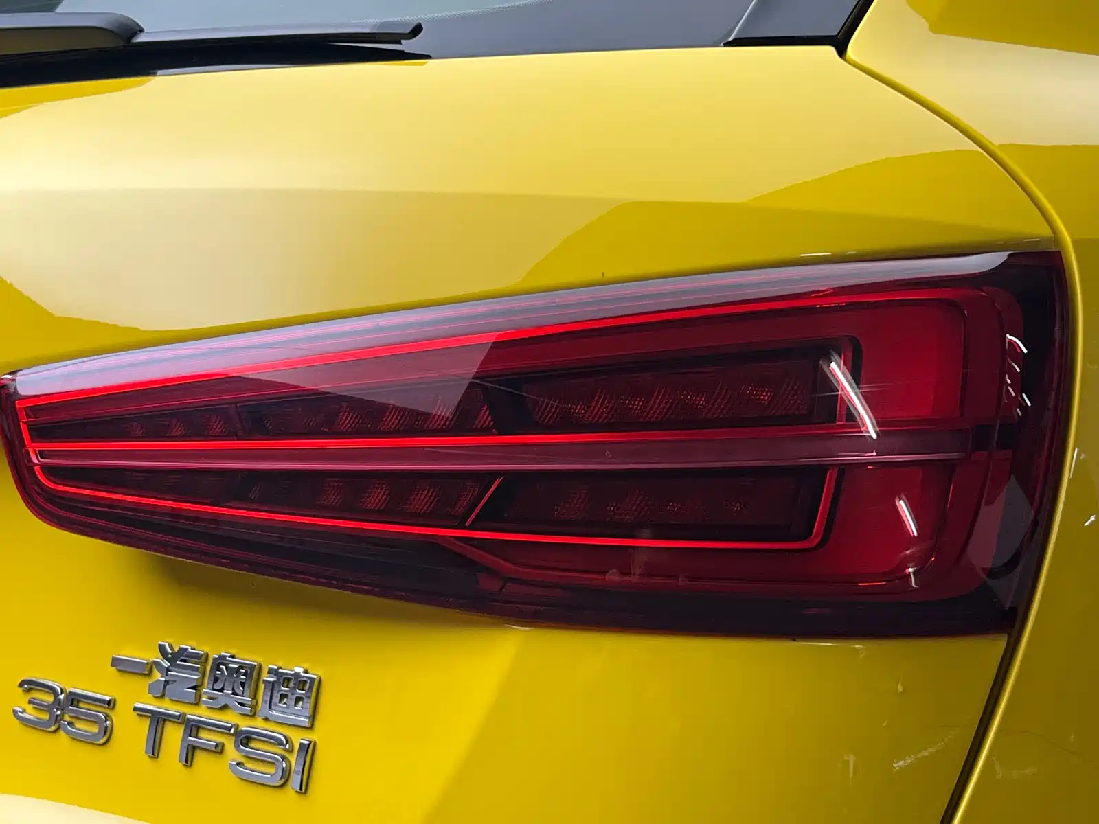 Photo 6 - Audi Q3