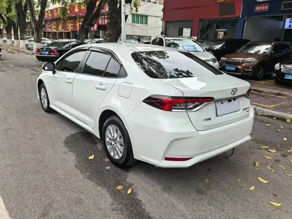 Toyota Corolla 2019 1.2T S-CVT GL Pioneer Edition фото 9