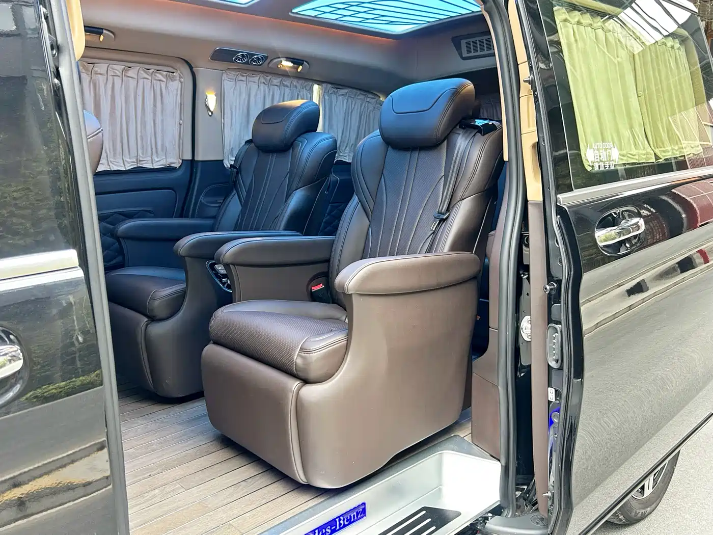 Mercedes-Benz Vito 2023 2.0T Business 7-Seater фото 17