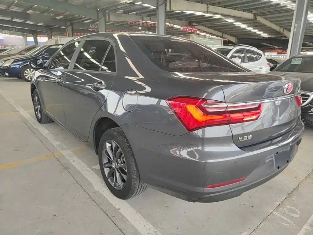 BYD Qin 2021 2019 1.5L Automatic Luxury Edition