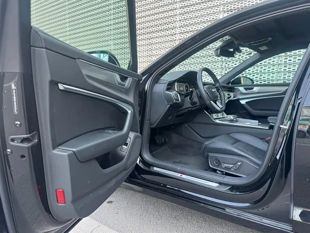 Audi A6L 2025 45 TFSI Premium Sport фото 6