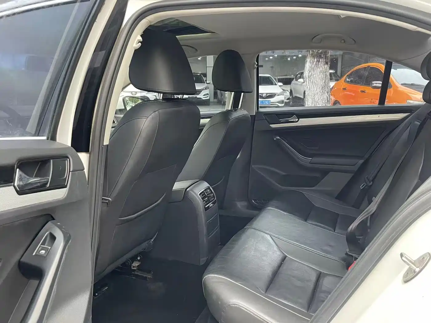 Volkswagen Sagitar 2017 1.6L Automatic Comfort фото 5
