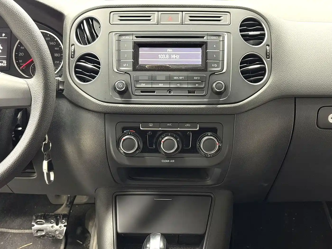 Volkswagen Tiguan 2016 Model 300TSI Automatic 2WD Trend Edition фото 7