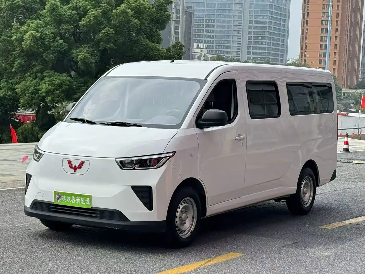 Wuling Motors Wuling Yangguang 2025 2025 400km Bus Comfort Edition
