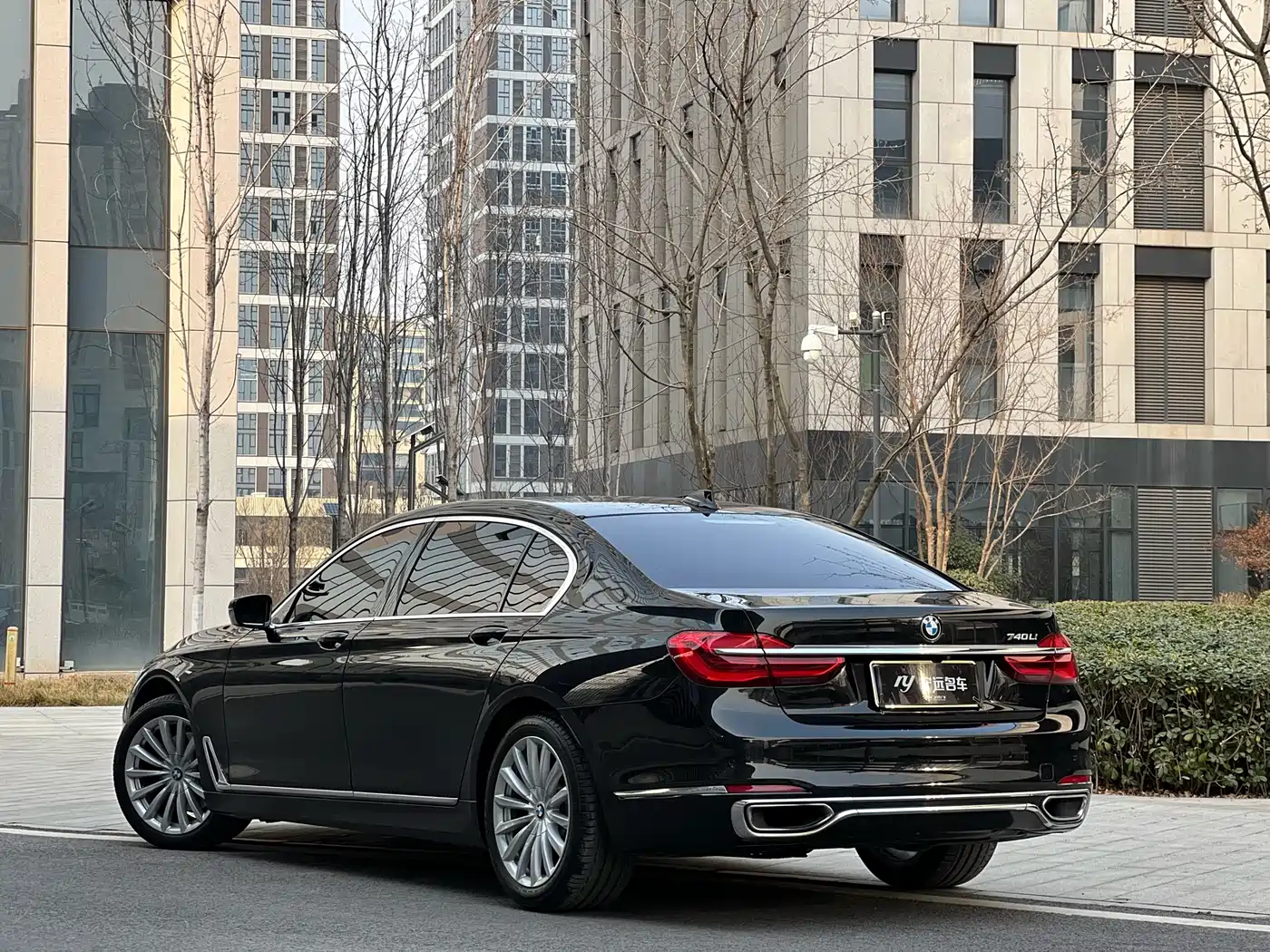 BMW 7 Series 2017 740Li Leading Edition фото 21