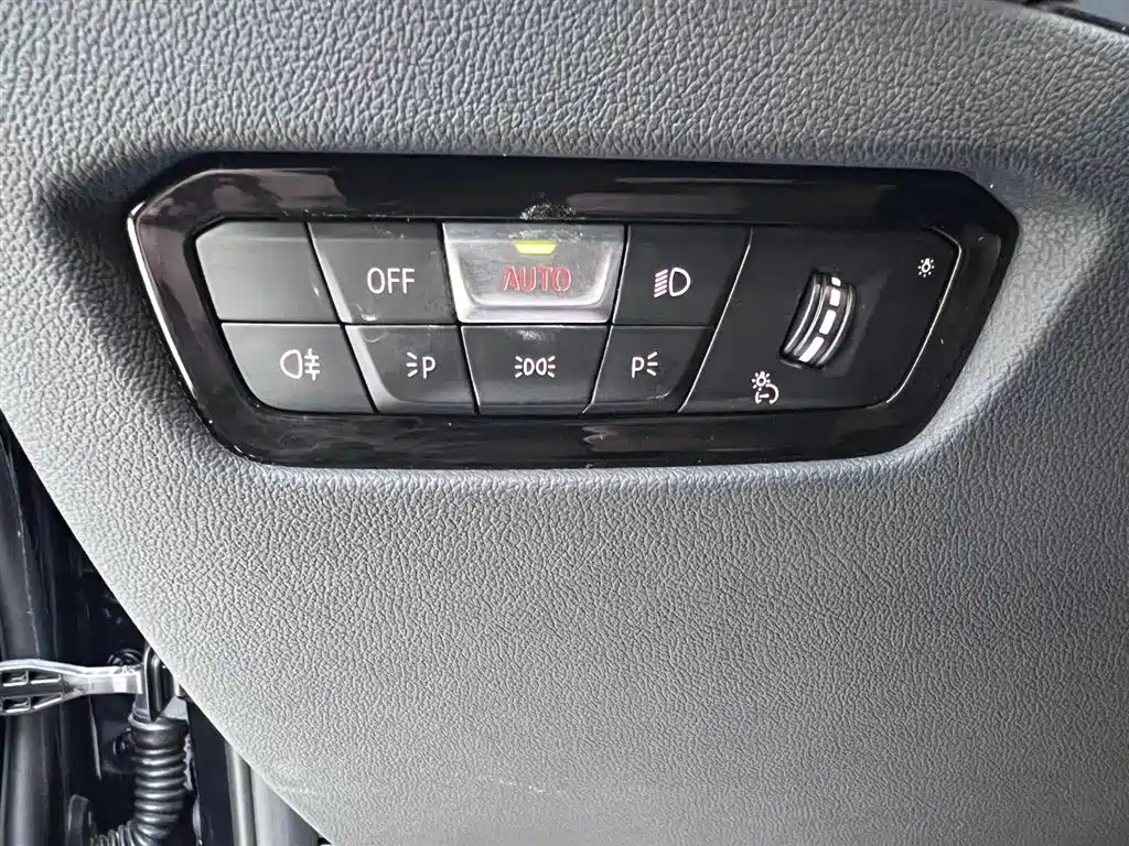 BMW 3 Series 2022 320Li M Sport Package фото 12