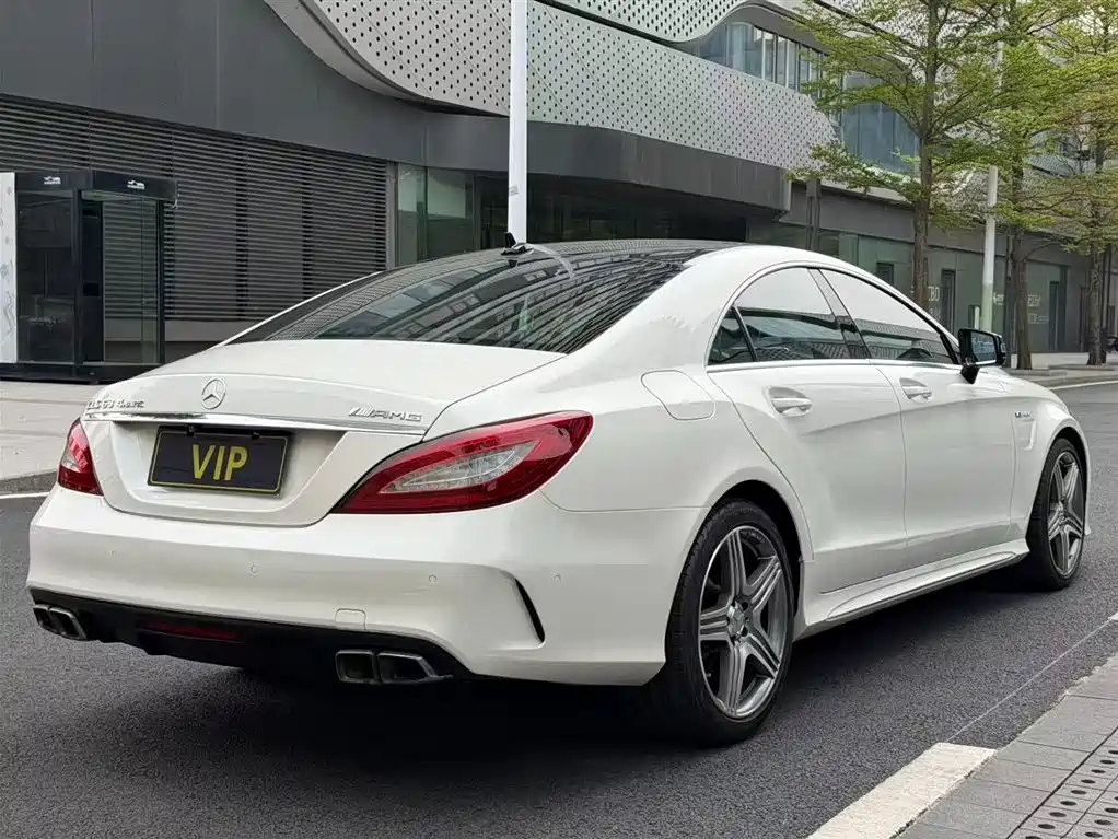 Mercedes-Benz CLS AMG 2015 AMG CLS 63 4MATIC фото 4