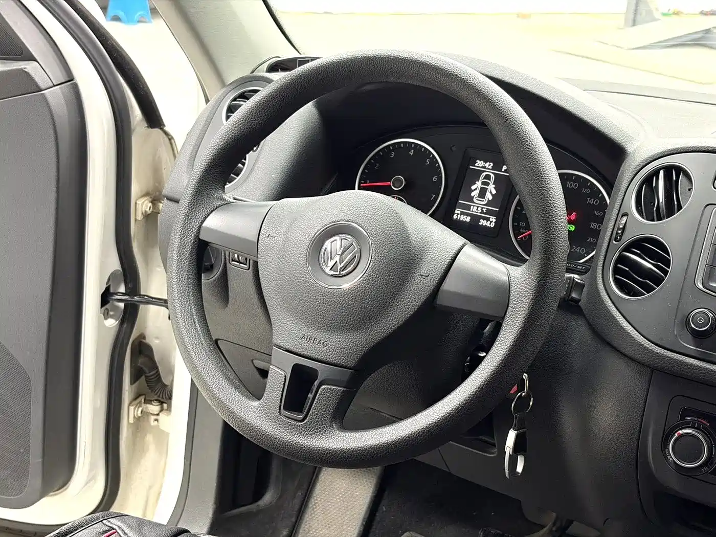 Volkswagen Tiguan 2016 Model 300TSI Automatic 2WD Trend Edition фото 3