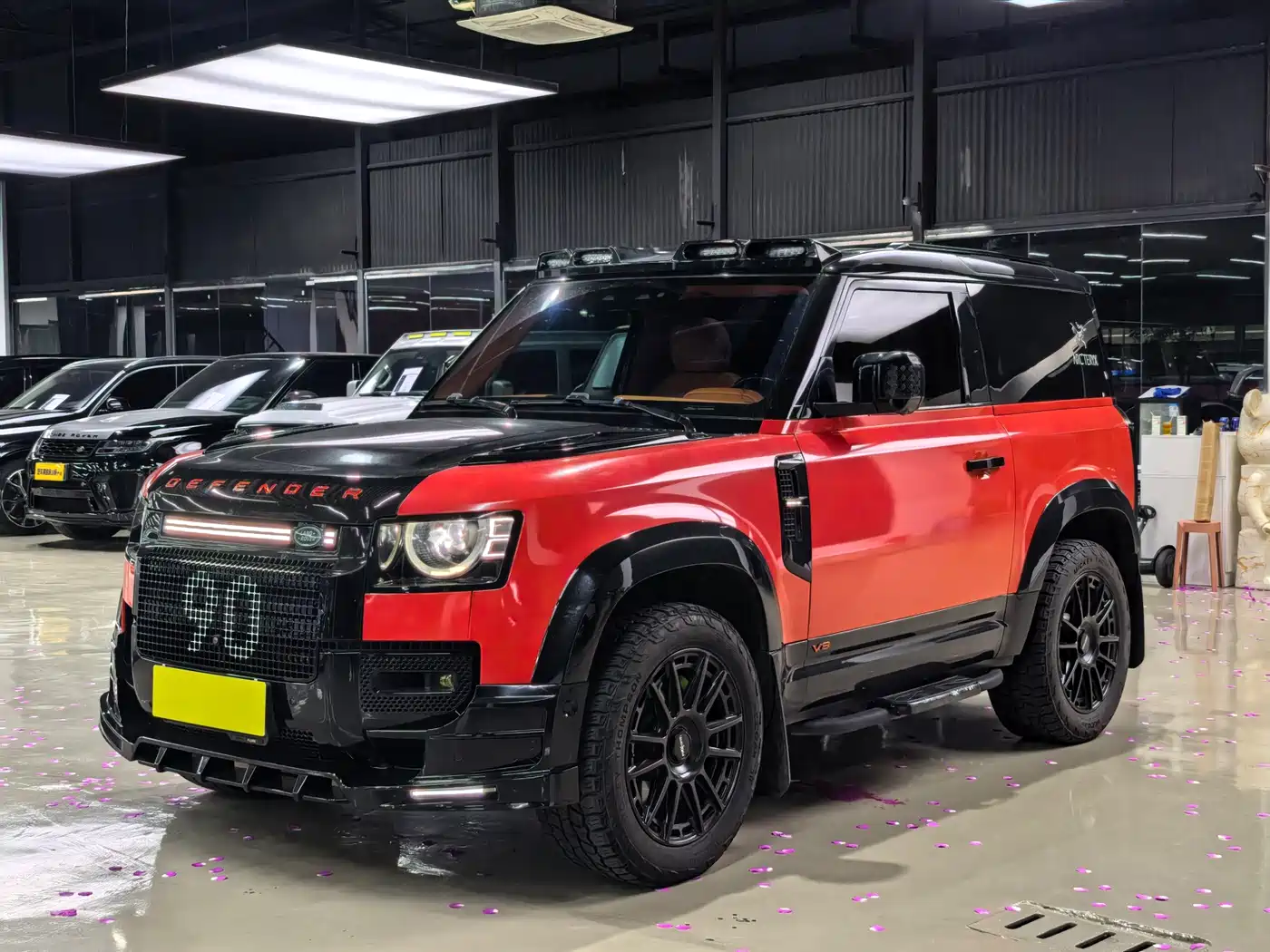 Land Rover Defender 2022 Model 90 3.0T P400 XS фото 3