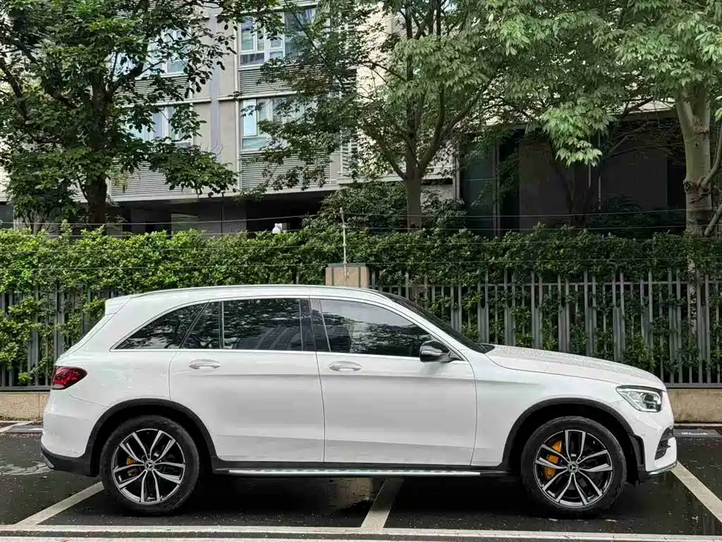 Mercedes-Benz GLC 2021 GLC 300 L 4MATIC Sporty фото 4