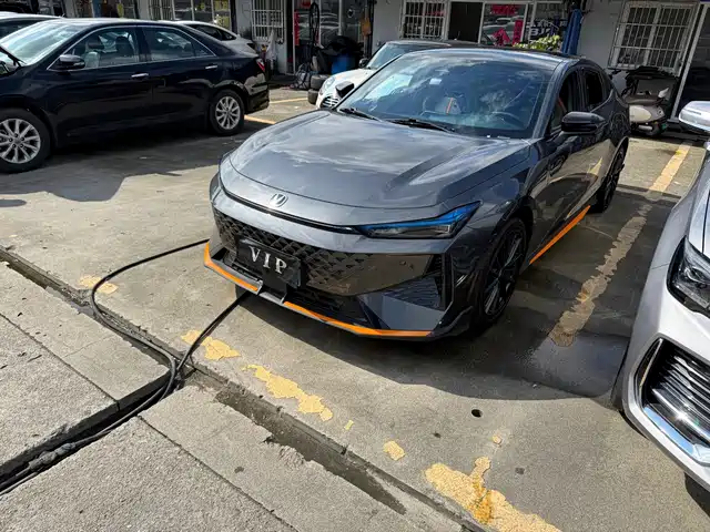 Changan UNI-V 2024