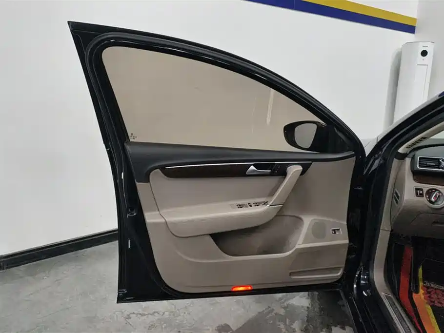 Volkswagen Magotan 2015 1.8TSI Premium фото 7