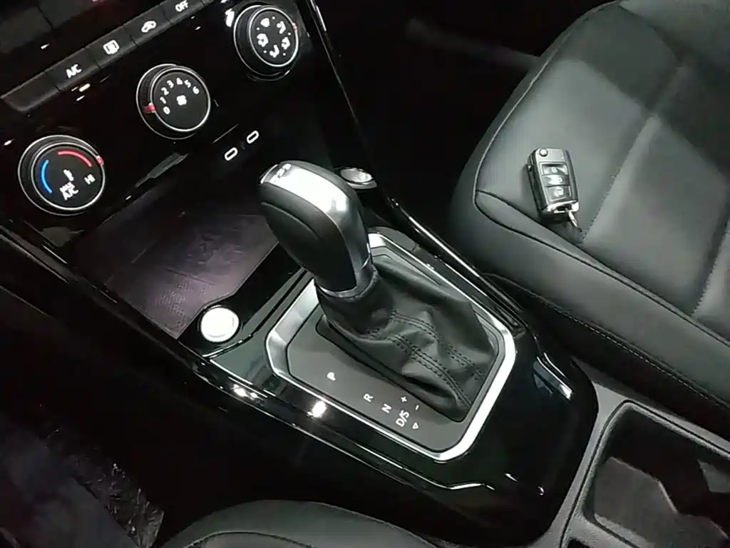 Volkswagen T-ROC 2021 280TSI DSG 2WD Comfort Connected фото 14