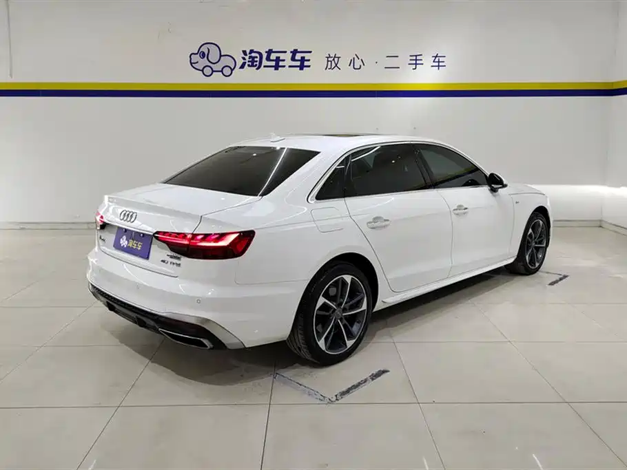 Audi A4L 2022 40 TFSI Fashion Dynamic фото 3