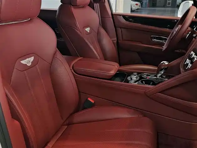 Bentley Bentayga 2024 4.0T V8 Long Wheelbase фото 9