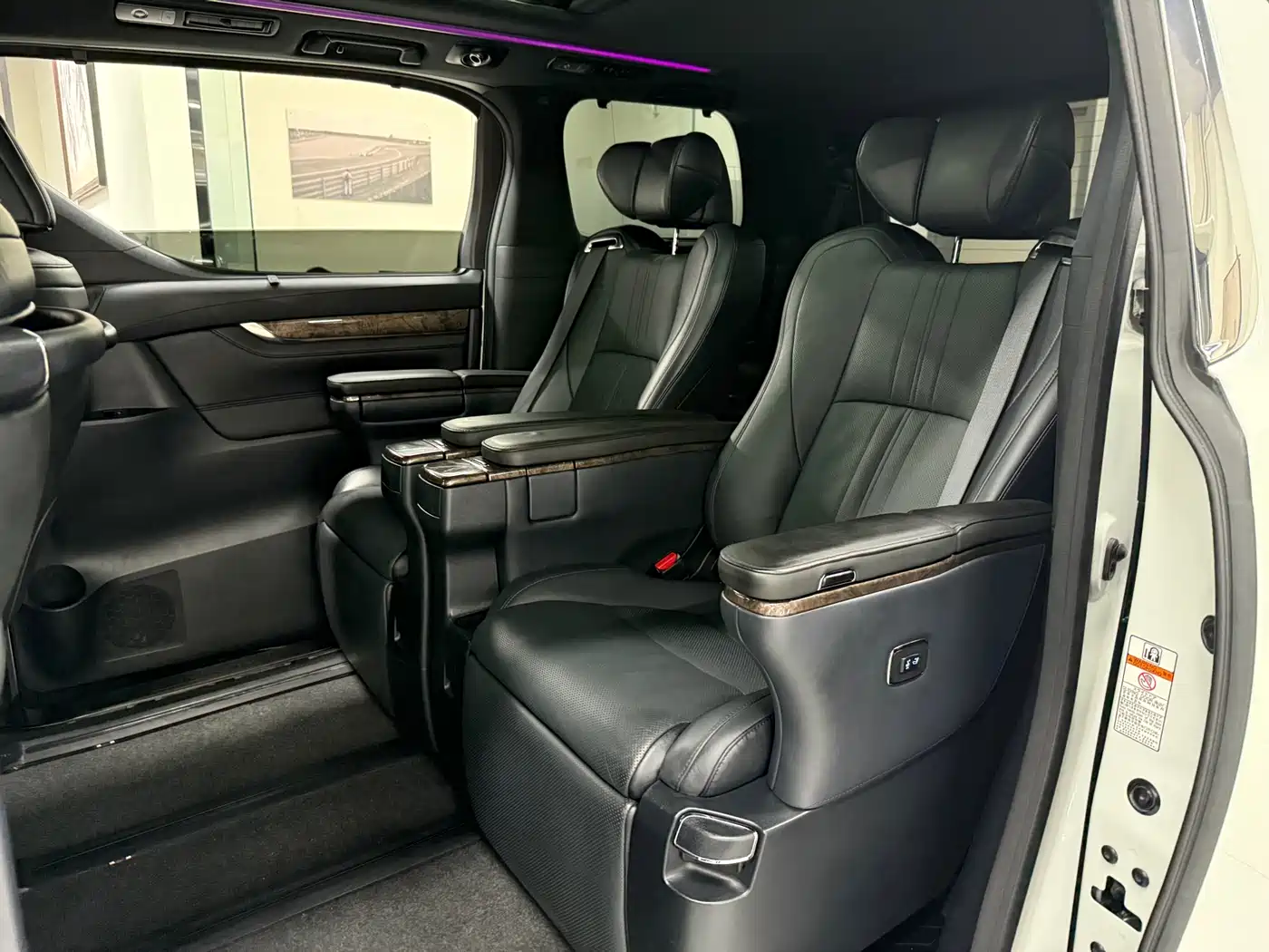 Toyota Alphard 2018 Facelift 3.5L Premium Edition фото 4
